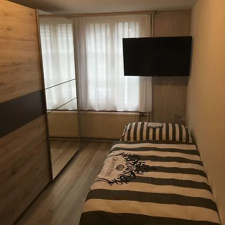 兰德嘎斯霍夫阿德勒酒店 朗瑙